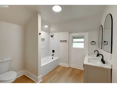 1827 SE Oak Street Portland OR 97214