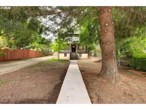 1827 SE Oak Street Portland OR 97214