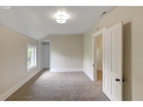 1827 SE Oak Street Portland OR 97214