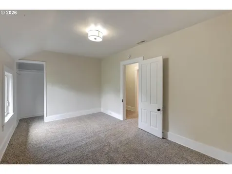 1827 SE Oak Street Portland OR 97214