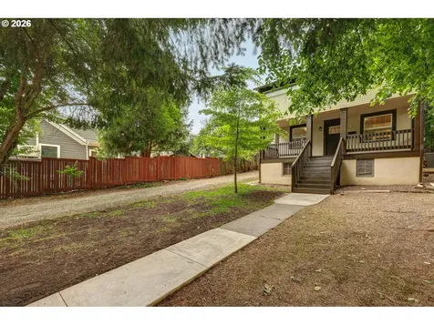 1827 SE Oak Street Portland OR 97214