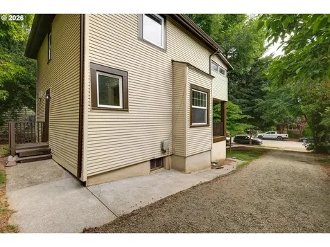 1827 SE Oak Street Portland OR 97214