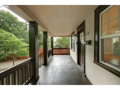 1827 SE Oak Street Portland OR 97214