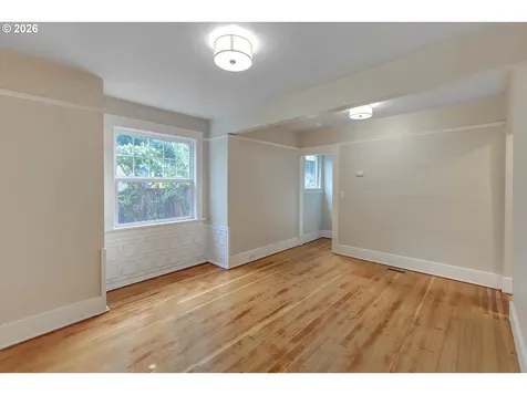 1827 SE Oak Street Portland OR 97214