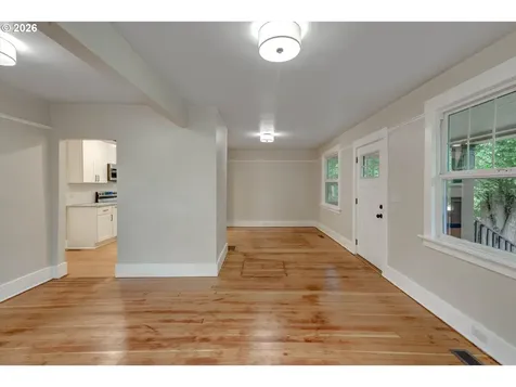1827 SE Oak Street Portland OR 97214