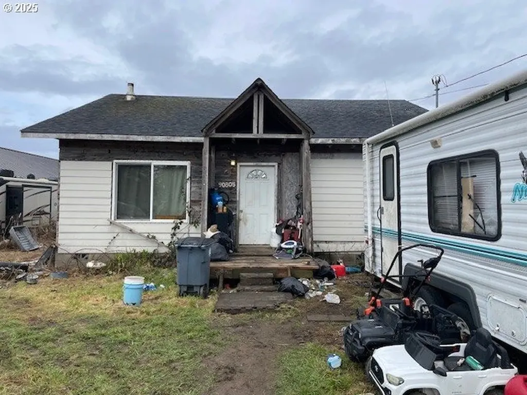 90805 Travis Lane Coos Bay OR 97420