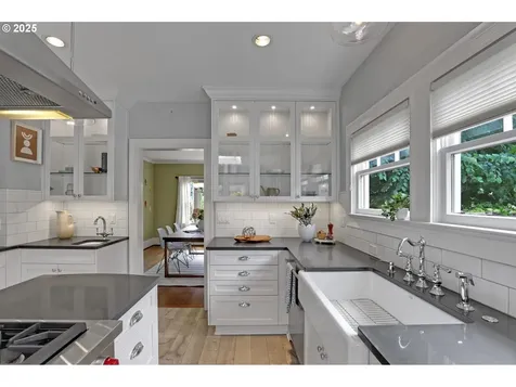1931 NE Siskiyou Street Portland OR 97212