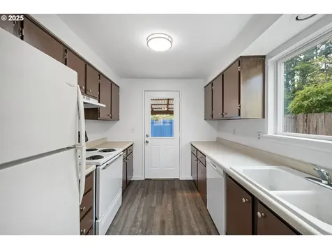 4883 Elderberry Loop Springfield OR 97478