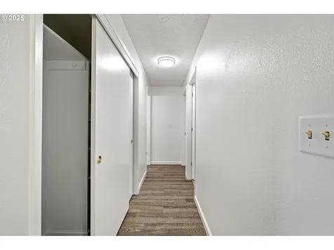 4883 Elderberry Loop Springfield OR 97478
