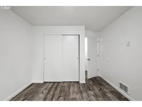 4883 Elderberry Loop Springfield OR 97478