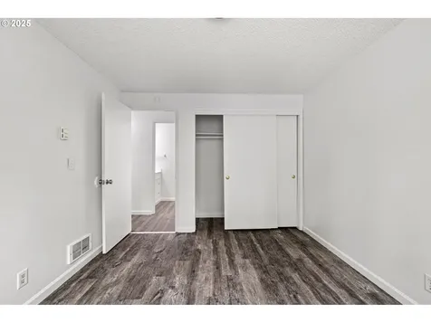 4883 Elderberry Loop Springfield OR 97478