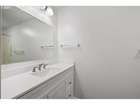 4883 Elderberry Loop Springfield OR 97478