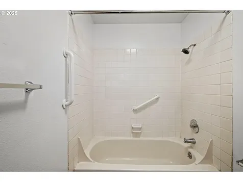 4883 Elderberry Loop Springfield OR 97478