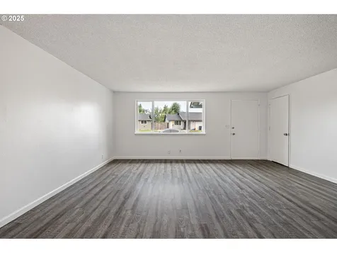 4883 Elderberry Loop Springfield OR 97478