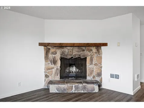 4883 Elderberry Loop Springfield OR 97478