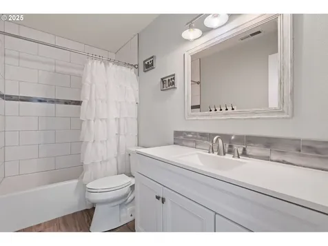 16304 NE 65th Street Vancouver WA 98682