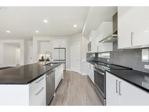 4018 SE 77th Avenue Hillsboro OR 97123
