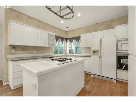 28525 SW Cascade Loop Wilsonville OR 97070
