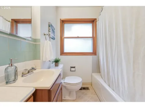 540 E Fairfield Street Gladstone OR 97027