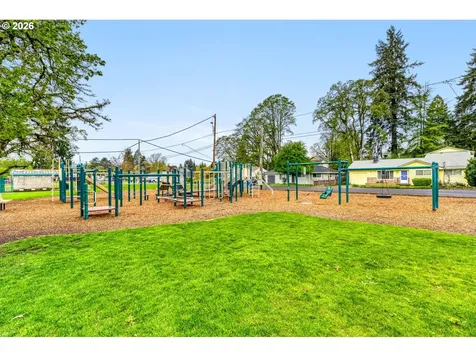 540 E Fairfield Street Gladstone OR 97027
