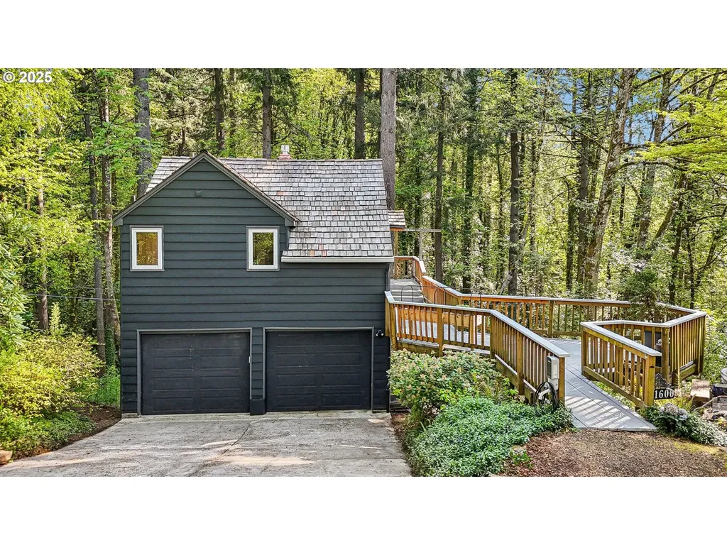 1600 SW Upland Drive Portland OR 97221