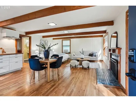 1600 SW Upland Drive Portland OR 97221