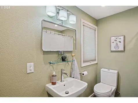 1600 SW Upland Drive Portland OR 97221