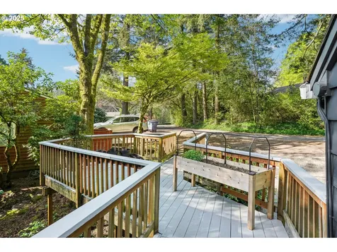1600 SW Upland Drive Portland OR 97221
