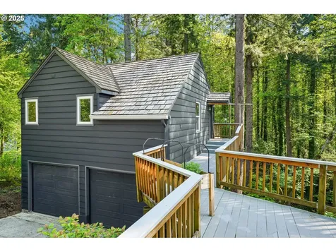 1600 SW Upland Drive Portland OR 97221