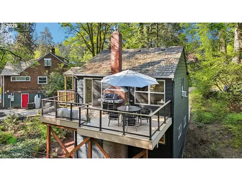 1600 SW Upland Drive Portland OR 97221