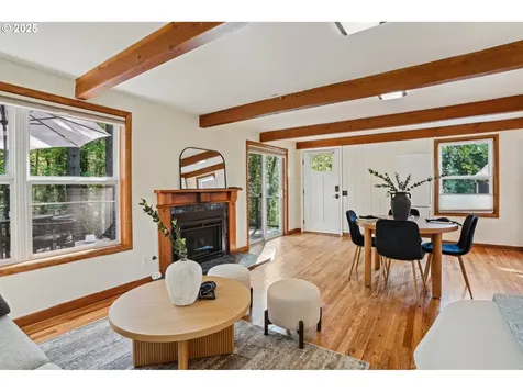 1600 SW Upland Drive Portland OR 97221