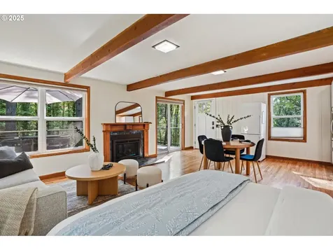 1600 SW Upland Drive Portland OR 97221