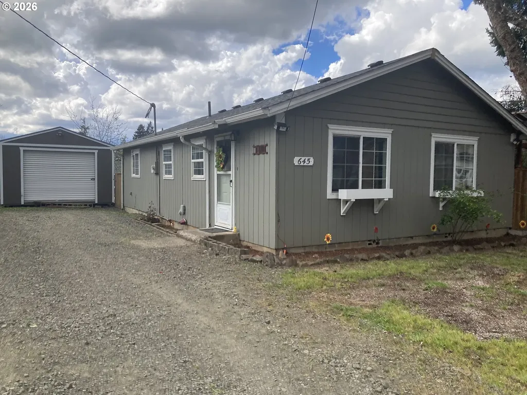 645 S 14th Street Cottage Grove OR 97424