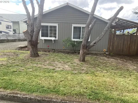 645 S 14th Street Cottage Grove OR 97424