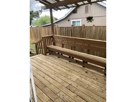 645 S 14th Street Cottage Grove OR 97424