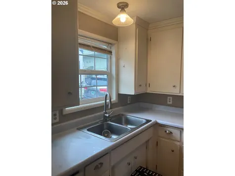 645 S 14th Street Cottage Grove OR 97424