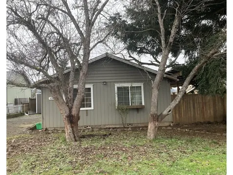 645 S 14th Street Cottage Grove OR 97424