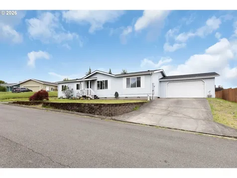 150 Adams Loop Roseburg OR 97471