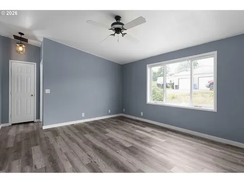 150 Adams Loop Roseburg OR 97471