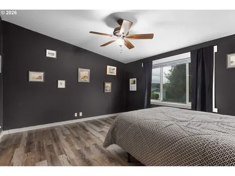 150 Adams Loop Roseburg OR 97471