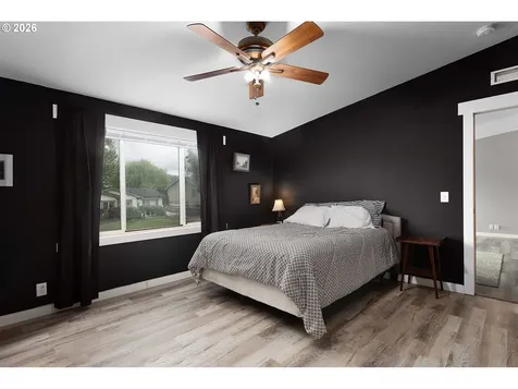 150 Adams Loop Roseburg OR 97471