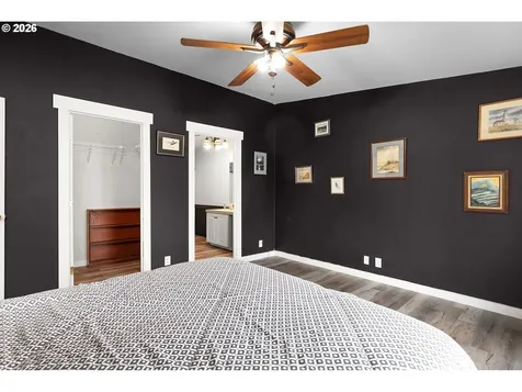 150 Adams Loop Roseburg OR 97471