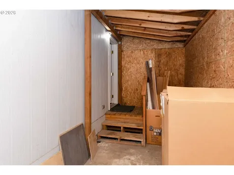 150 Adams Loop Roseburg OR 97471