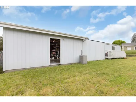 150 Adams Loop Roseburg OR 97471