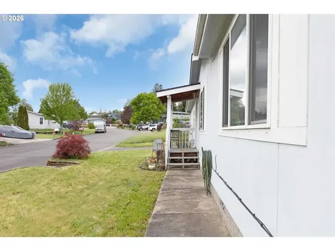 150 Adams Loop Roseburg OR 97471