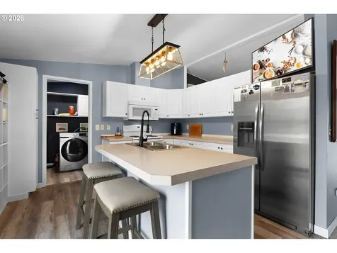 150 Adams Loop Roseburg OR 97471
