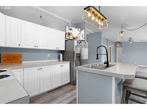 150 Adams Loop Roseburg OR 97471