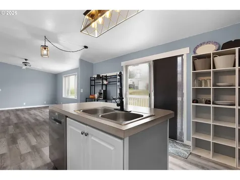 150 Adams Loop Roseburg OR 97471