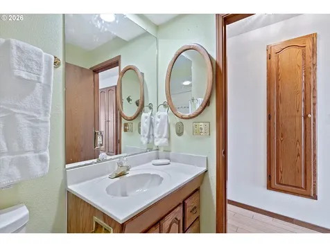 145 NW Inlet Avenue Lincoln City OR 97367