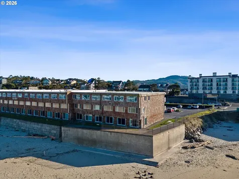 145 NW Inlet Avenue Lincoln City OR 97367